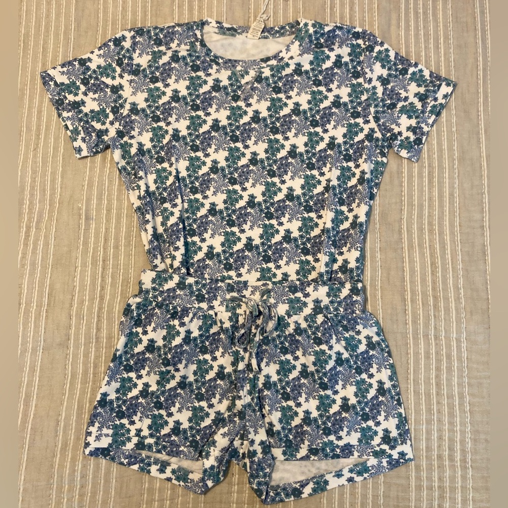 Kate Quinn floral lounge set